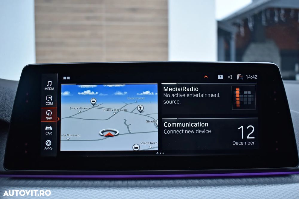 BMW Seria 5 530e xDrive Aut. - 25