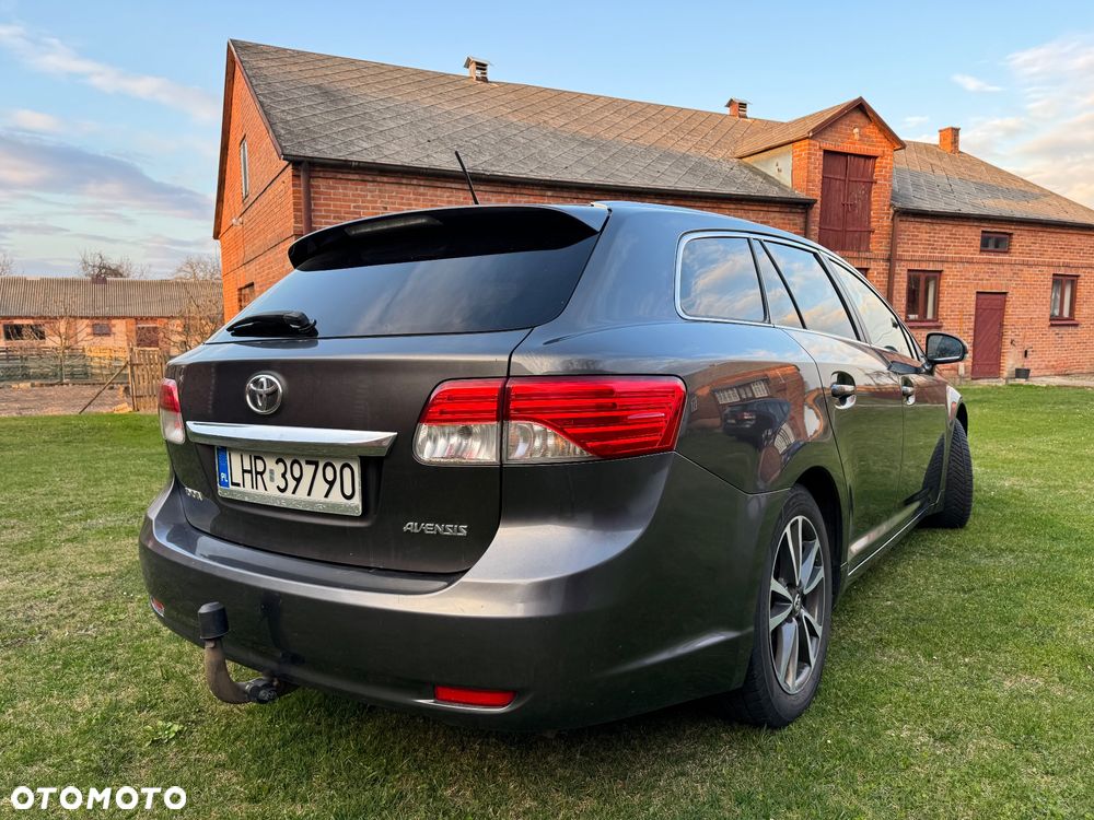Toyota Avensis 2.0 D-4D - 6