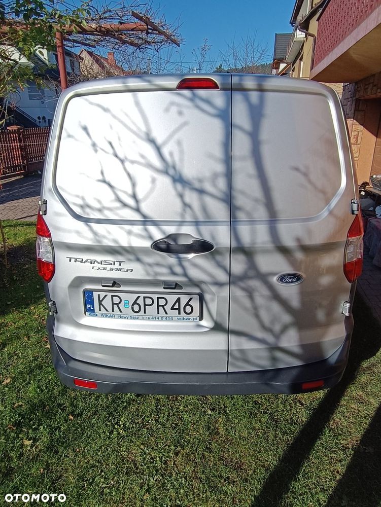 Ford Transit Courier - 10