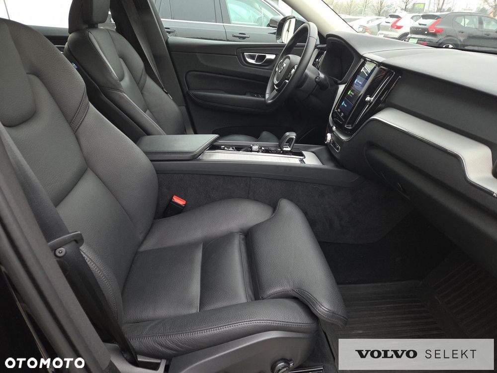 Volvo XC 60 B5 B AWD Plus Dark - 12