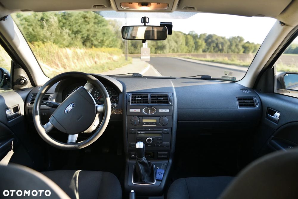 Ford Mondeo 1.8 Trend X - 9