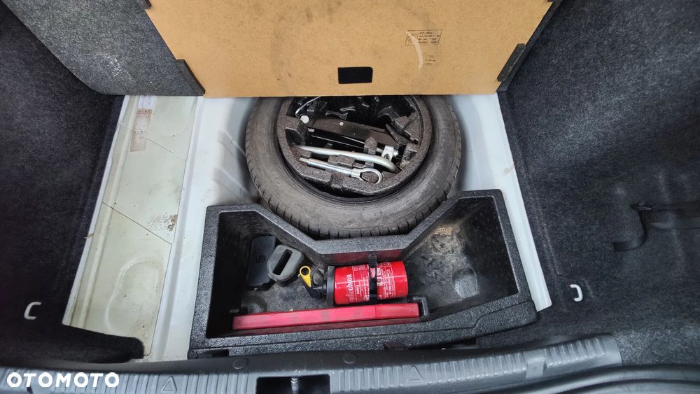 Skoda RAPID 1.6 TDI DPF Ambition - 15