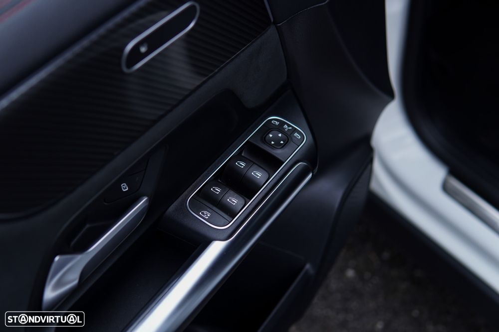 Mercedes-Benz GLA 200 d 8G-DCT AMG Line - 32