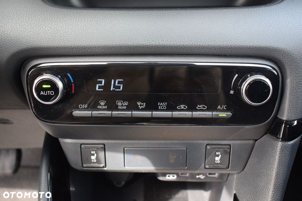Toyota Yaris Hybrid 1.5 Style - 22