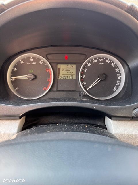 Skoda Roomster 1.6 16V Scout - 13