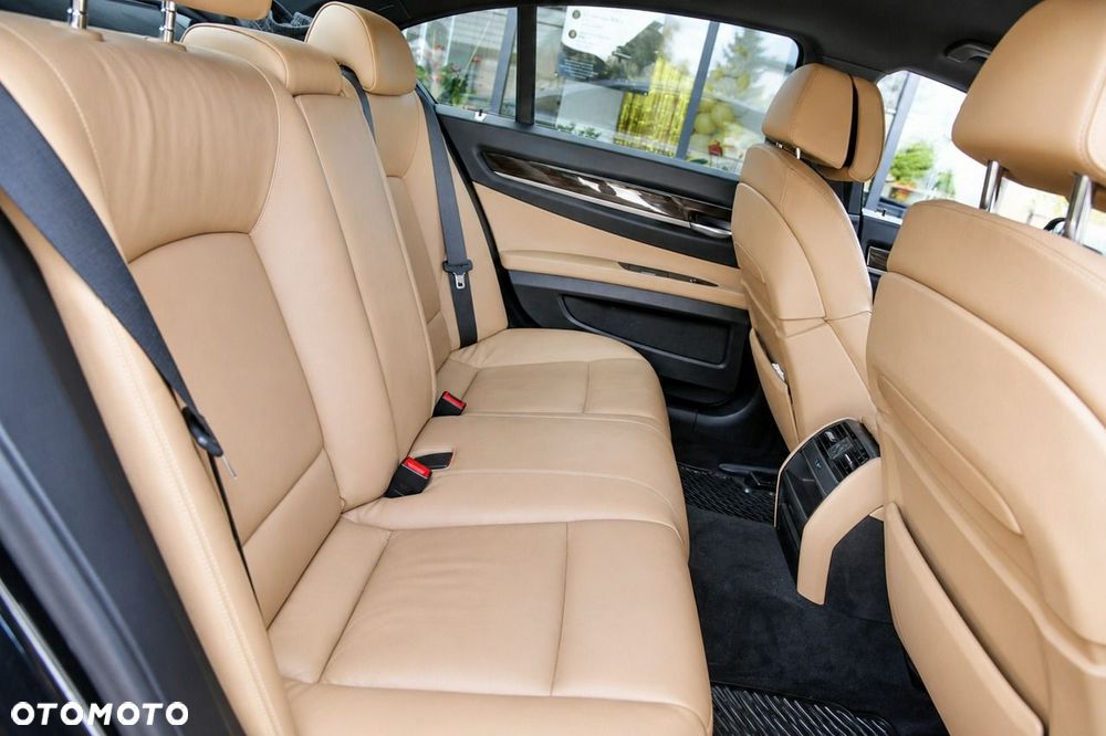 BMW Seria 7 2010