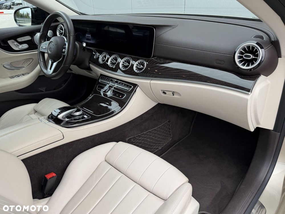 Mercedes-Benz Klasa E 220 d 9G-TRONIC - 22