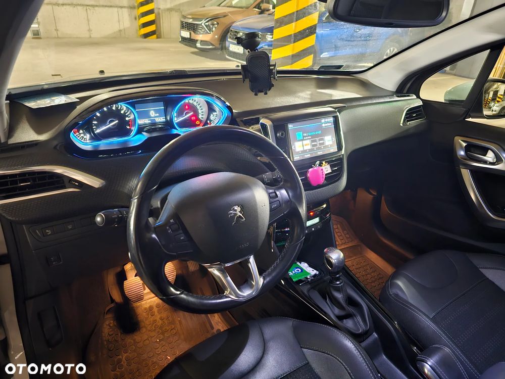 Peugeot 2008 1.2 Pure Tech GPF Allure S&S - 6