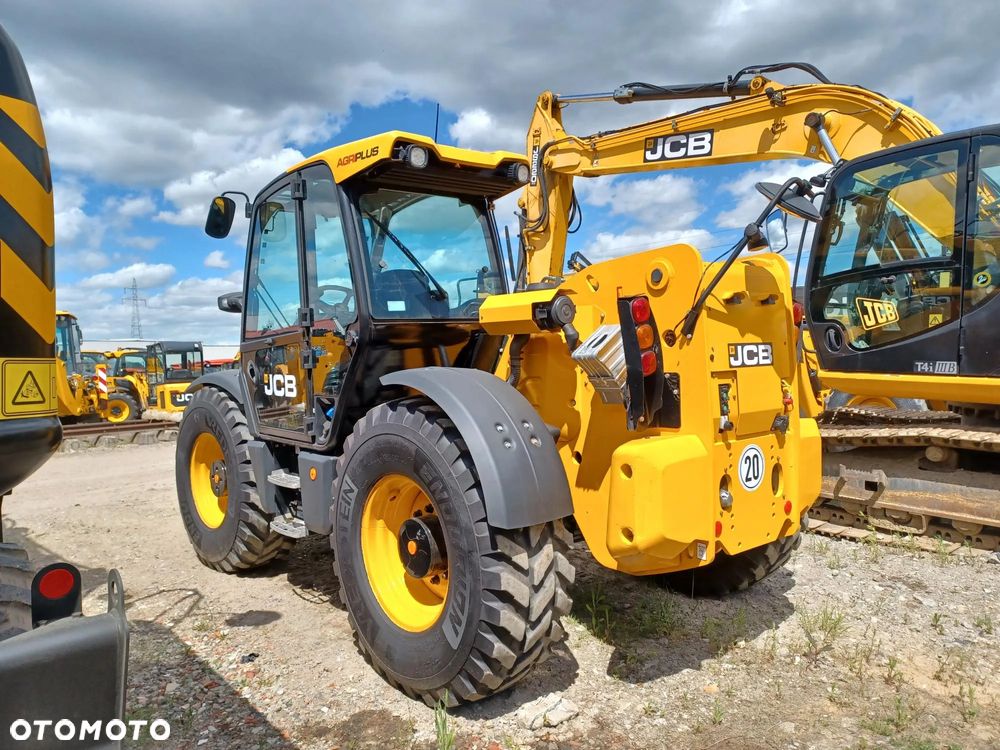JCB 560-80 Agri Plus - 4