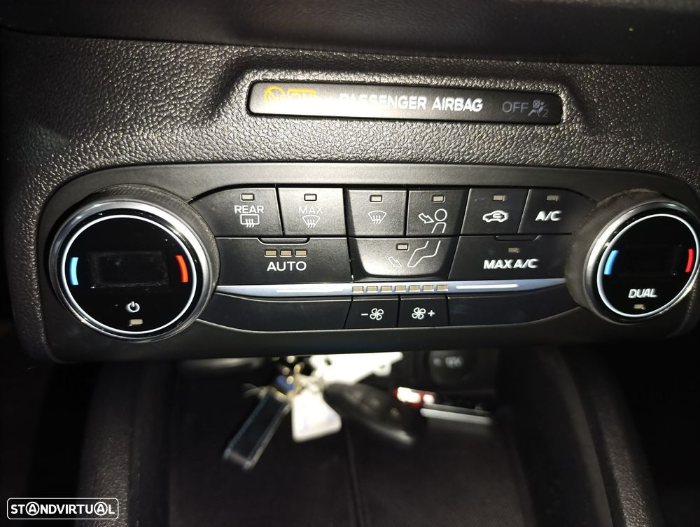Ford Focus 1.0 EcoBoost MHEV ST-Line - 20