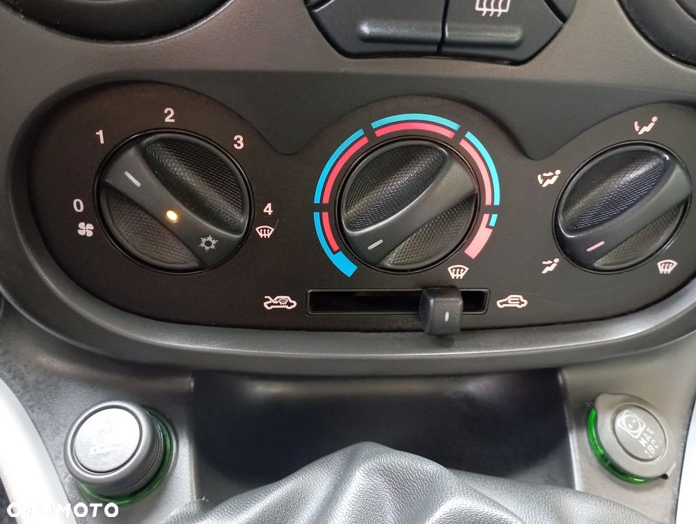 Fiat Doblo 1.4 8V Dynamic - 21