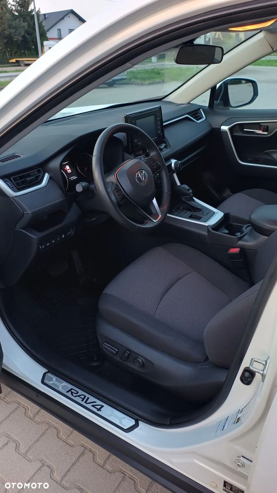 Toyota RAV4 - 11