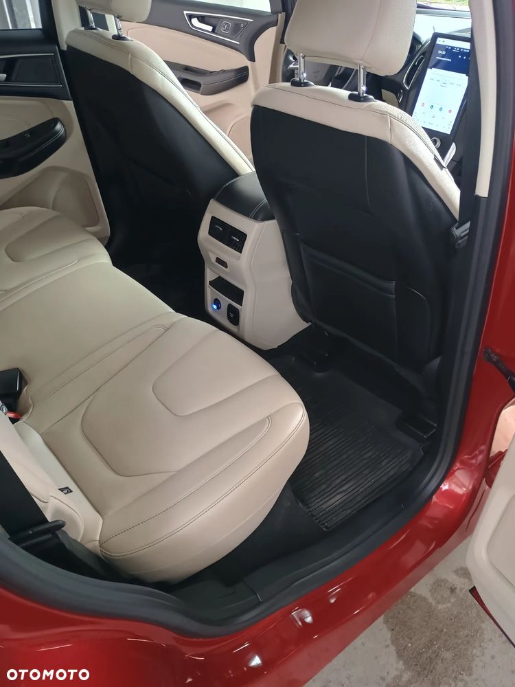 Ford Edge - 8