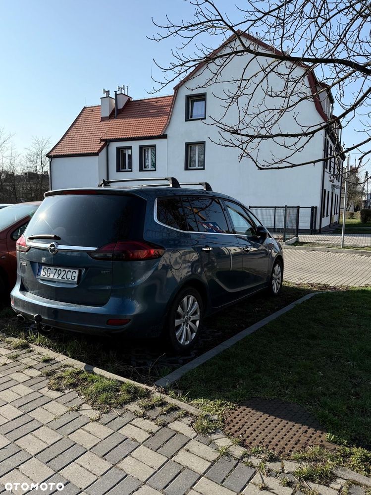 Opel Zafira - 10