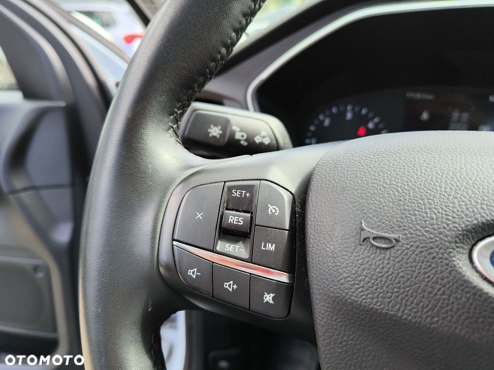Ford Kuga - 28