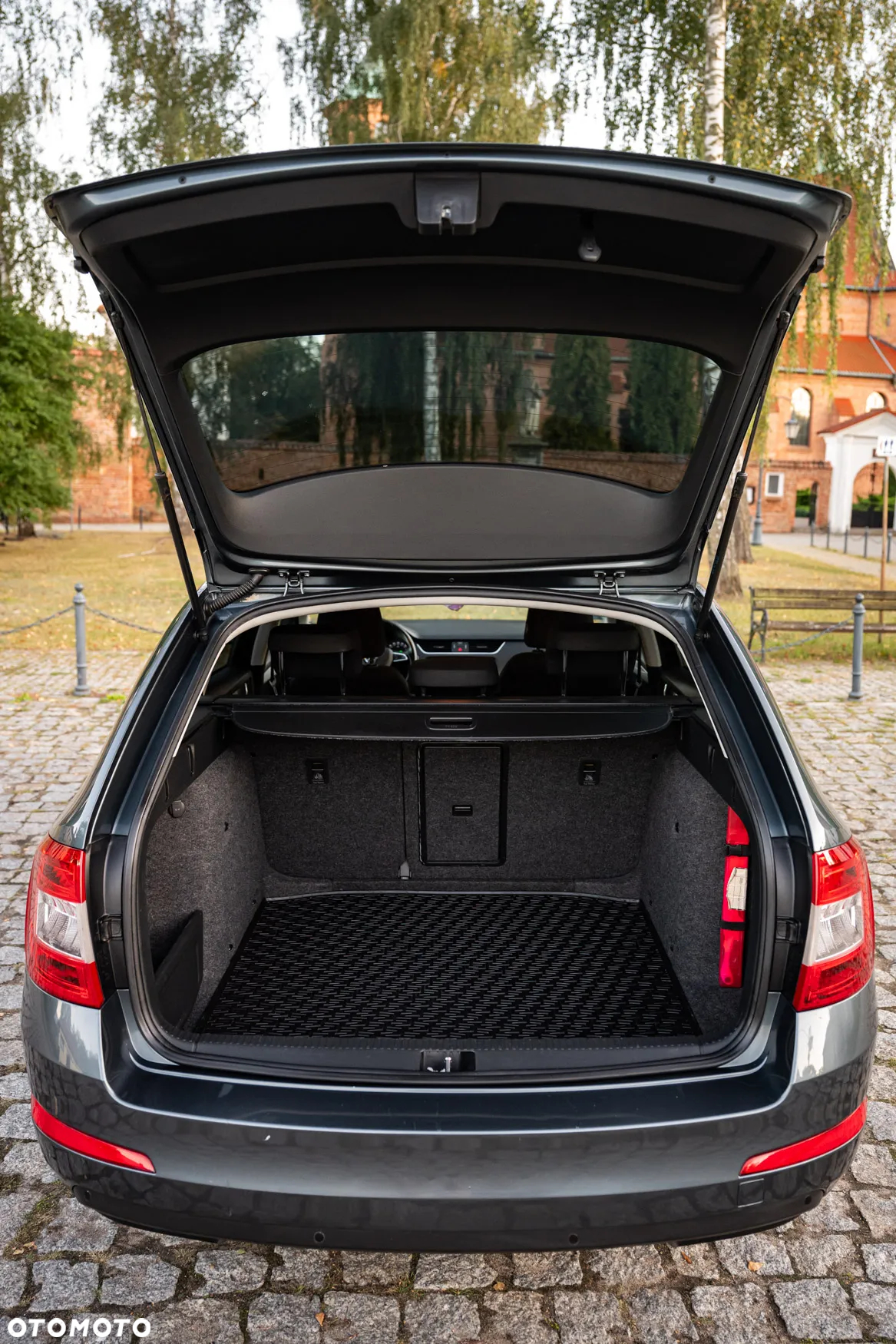 Skoda Octavia 2.0 TDI Ambition DSG - 19
