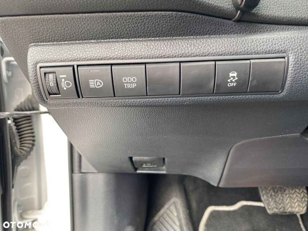 Toyota Corolla 2.0 Hybrid Comfort - 19