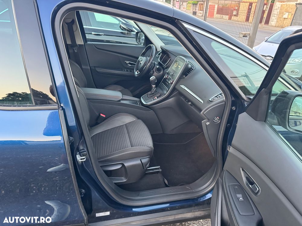 Renault Grand Scenic - 13