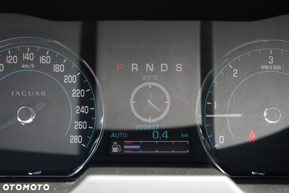 Jaguar XF 3.0 V6 D S Luxury - 33