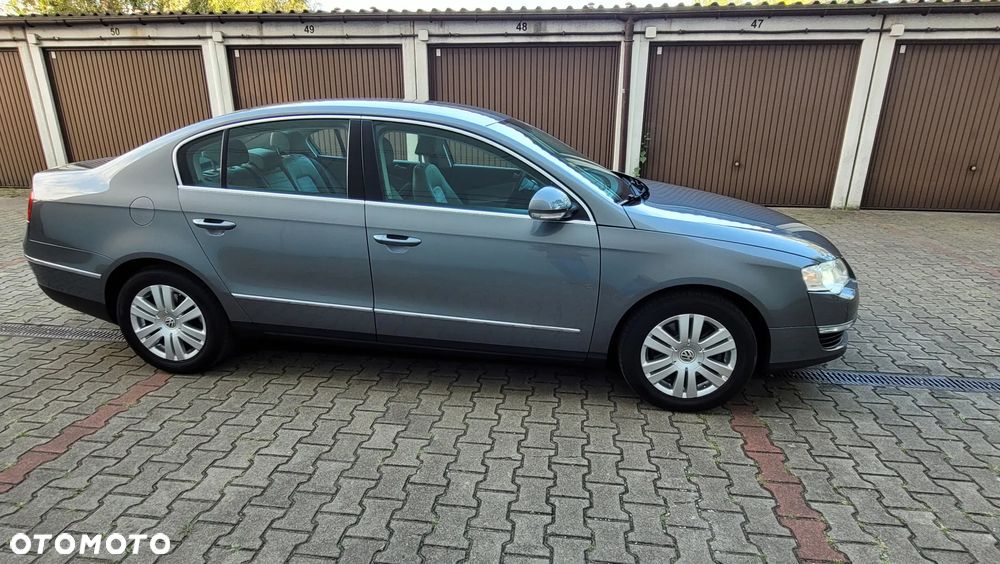 Volkswagen Passat - 18