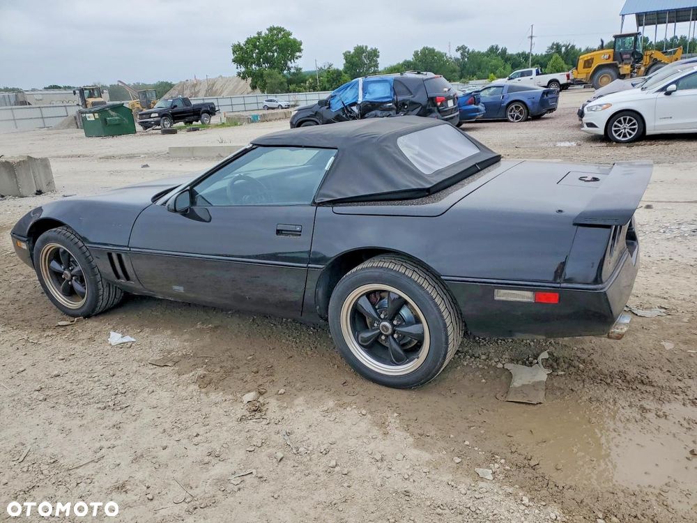 Chevrolet Corvette - 6