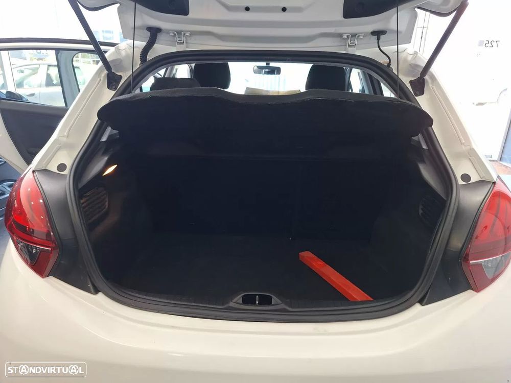 Peugeot 208 1.2 VTi SE Style - 6