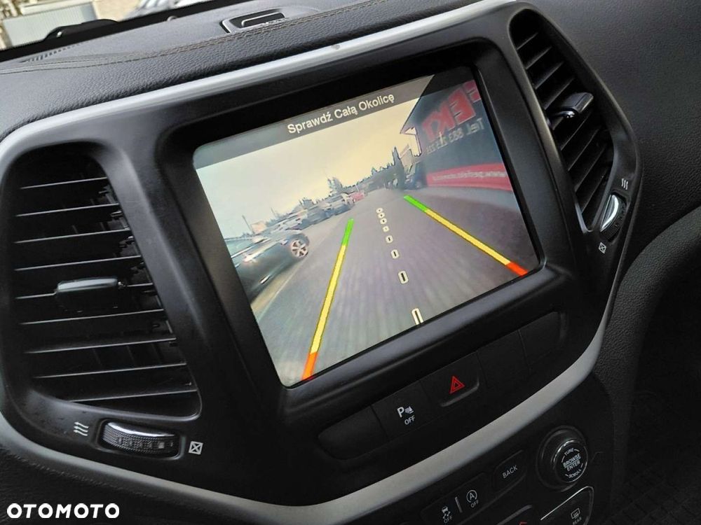 Jeep Cherokee - 10