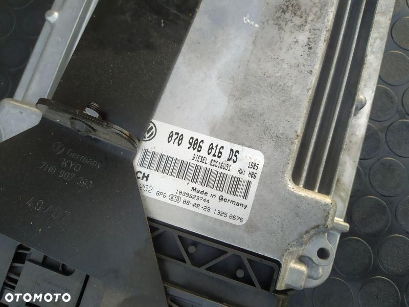 STEROWNIK SILNIKA 2.5 TDI VW TRANSPORTER T5  MULTIVAN 070906016DS - 3
