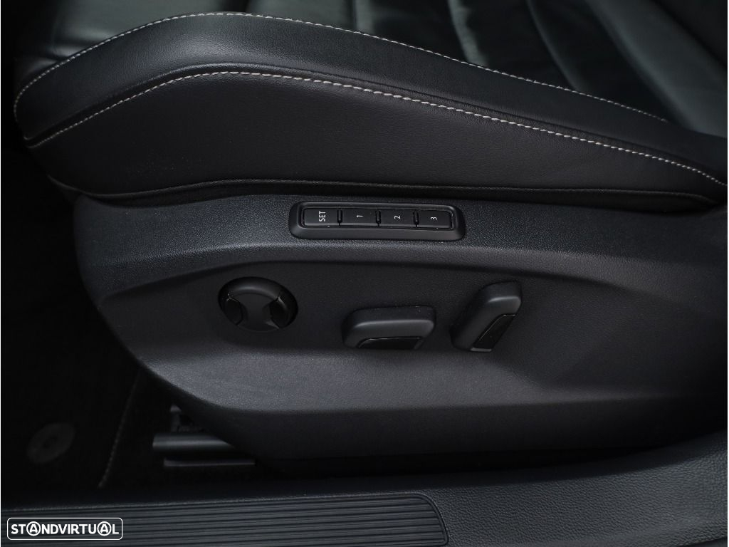 VW T-Roc 1.5 TSI R-Line DSG - 37