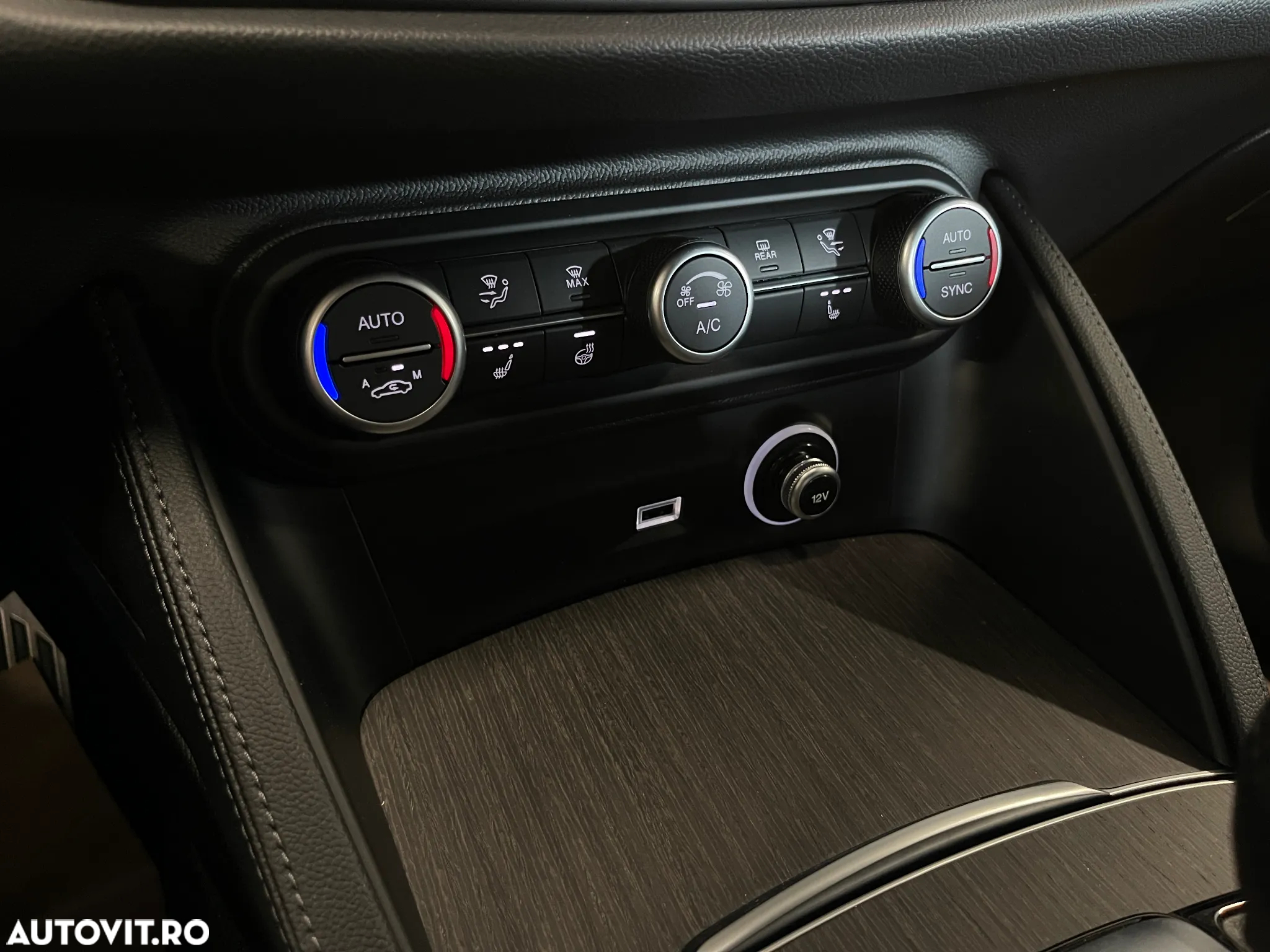 Alfa Romeo Stelvio 2.0 Turbo 16V AT8-Q4 Ti - 23
