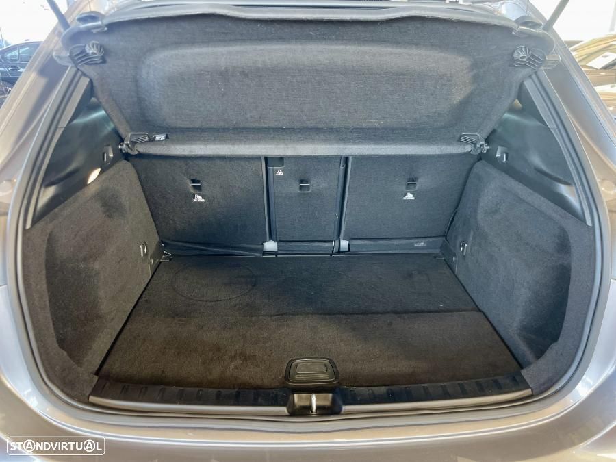 Mercedes-Benz GLA 250 e 8G-DCT Style - 33