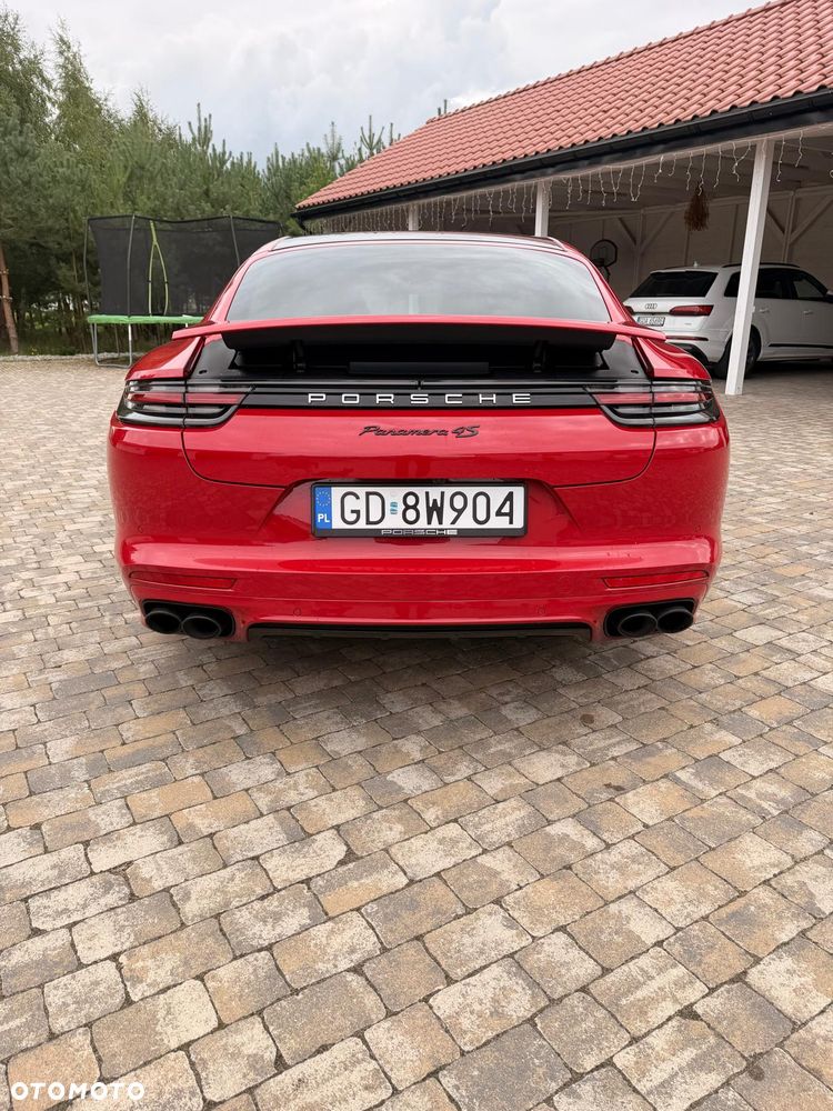 Porsche Panamera 4S - 6