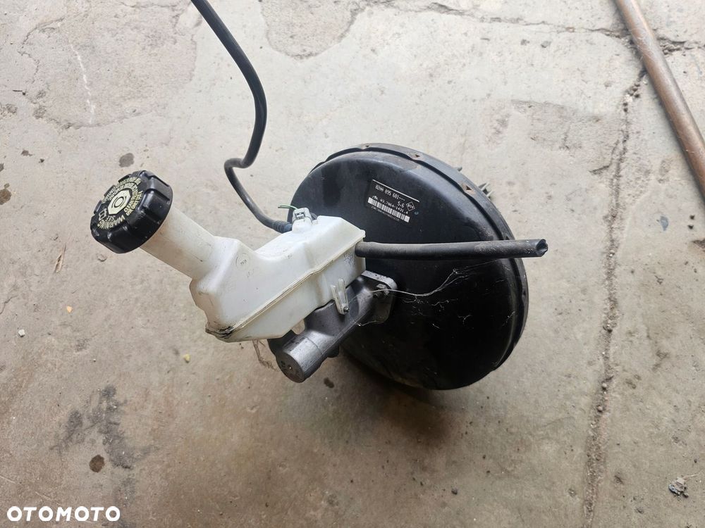 Serwo pompa hamulcowa 8200895681 Renault Clio III