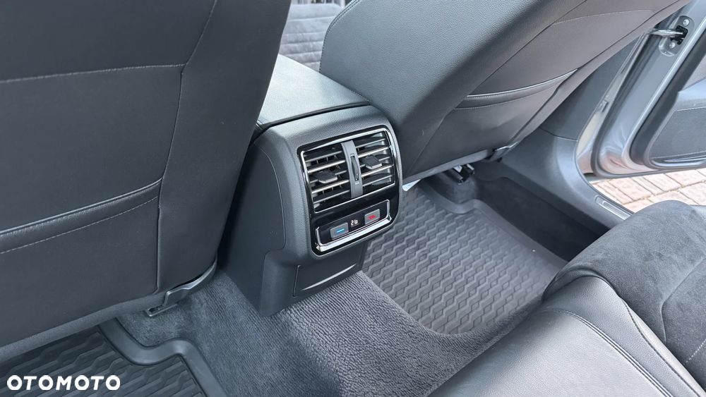 Volkswagen Passat 1.8 TSI BMT Highline - 27