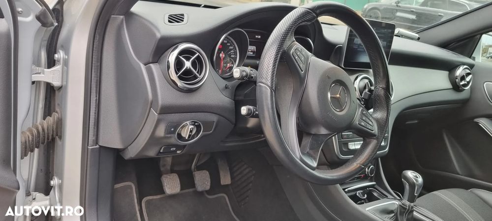 Mercedes-Benz GLA 200 - 7