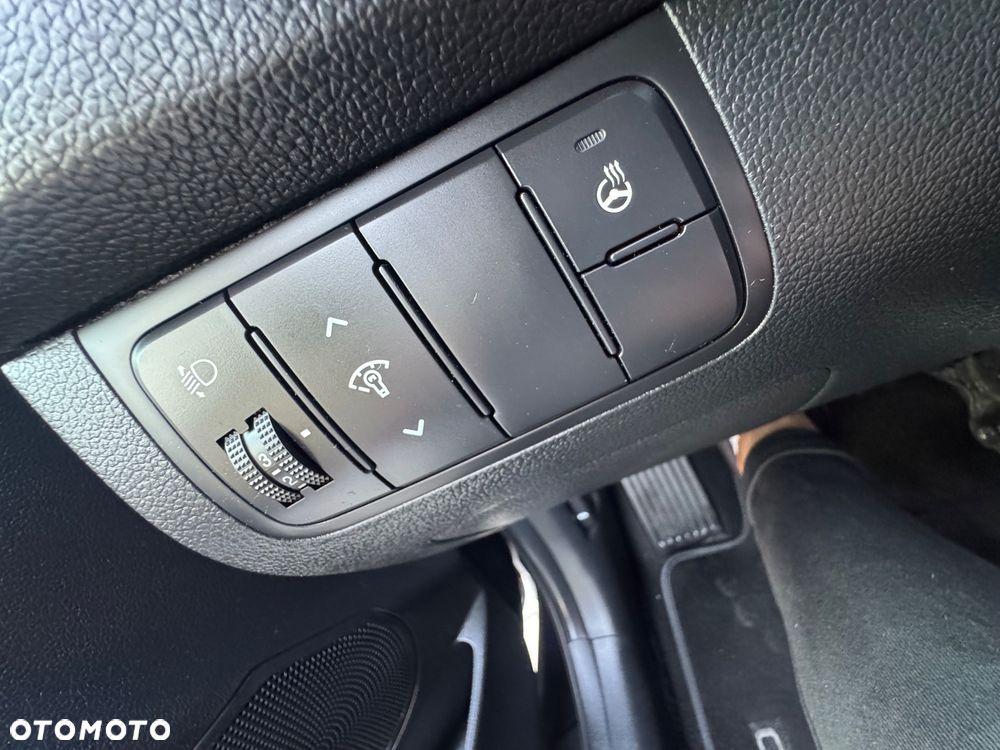 Kia Ceed - 38