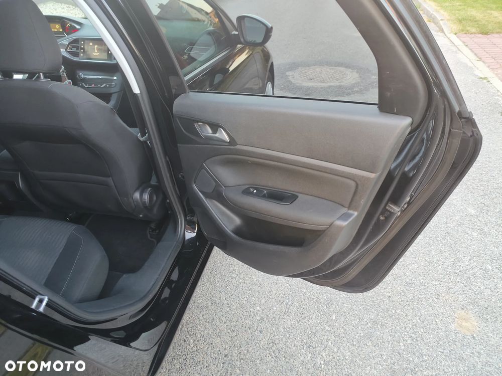 Peugeot 308 1.6 BlueHDi Business Line S&S - 17