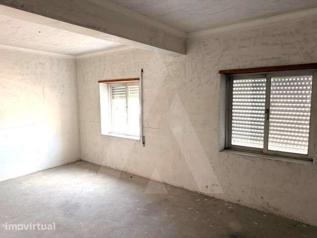 Espaço comercial com 578.91m2 e duas frentes em Esgueira - Grande imagem: 5/47