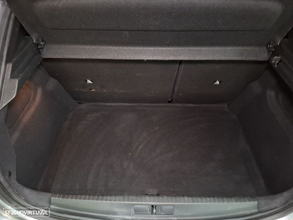 Peugeot 208 1.2 Hybrid Allure e-DCS6 - 22