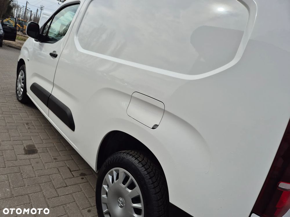 Opel COMBO - 21