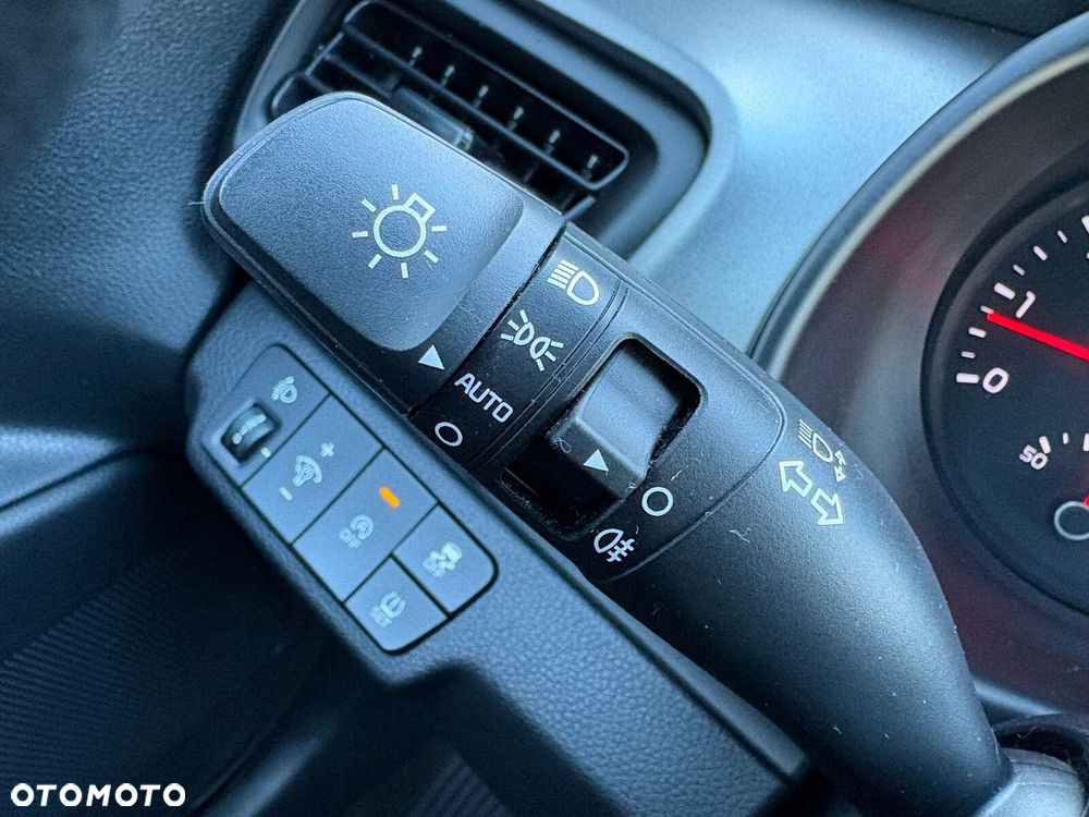 Kia Stonic - 23