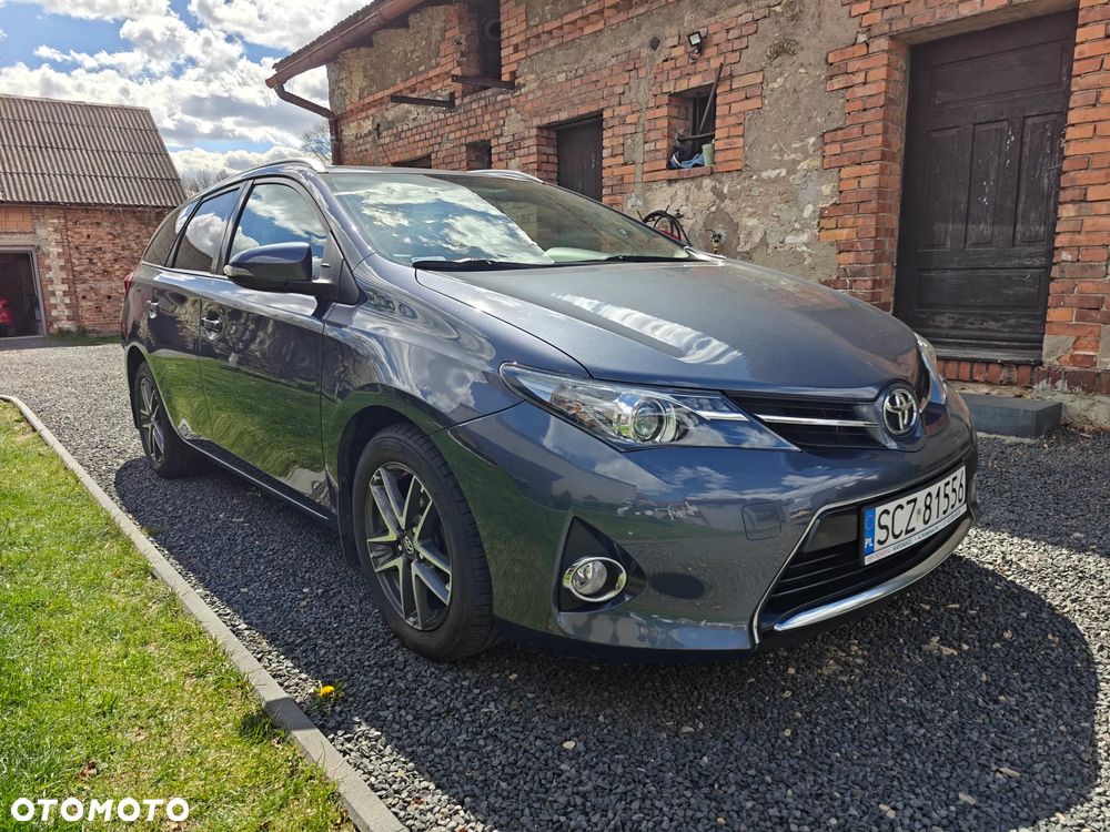 Toyota Auris 1.4 D-4D Premium Comfort - 34