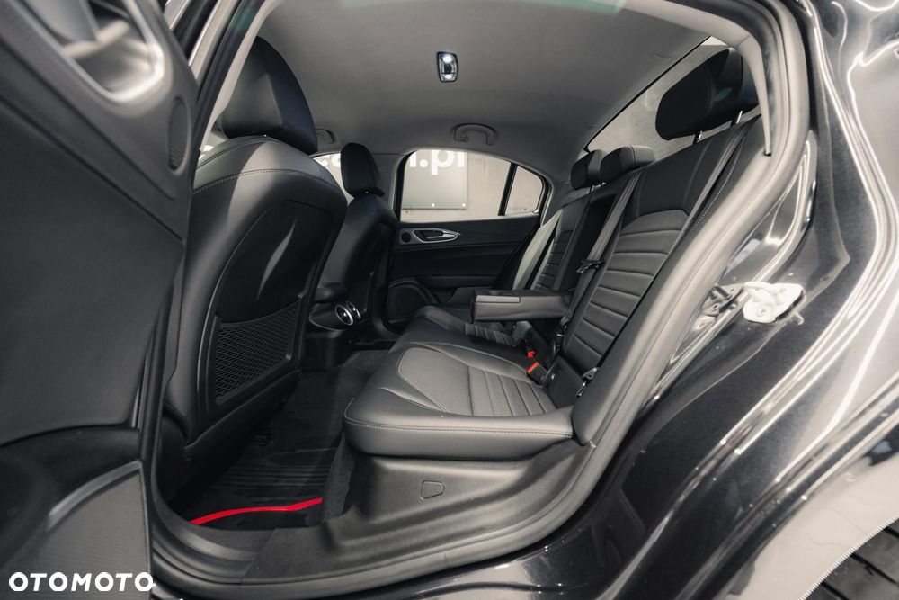 Alfa Romeo Giulia 2.0 Turbo Business - 15