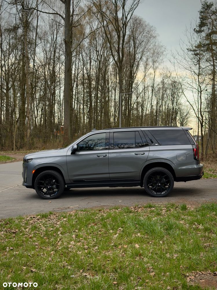 Cadillac Escalade - 7