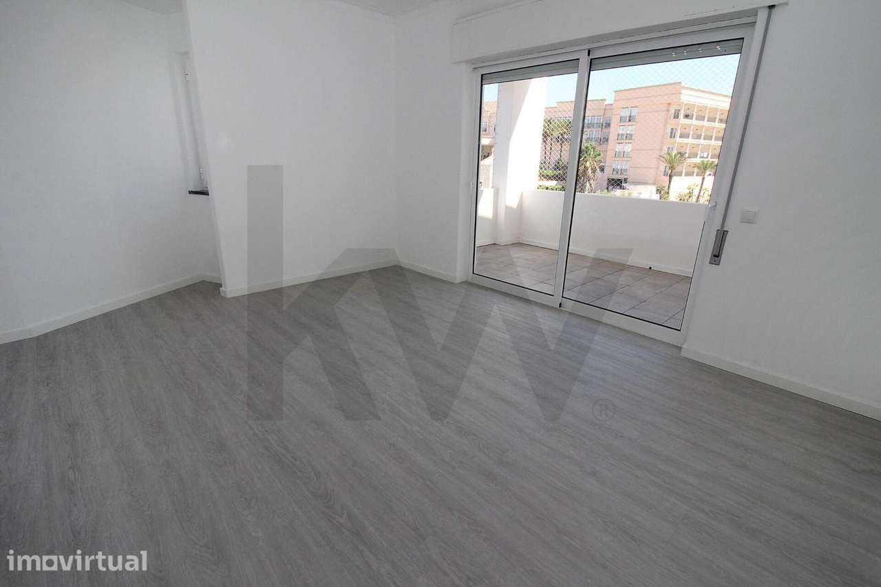 T2 Totalmente Renovado a 300 metros da Praia dos Olhos de Água - Grande imagem: 5/15