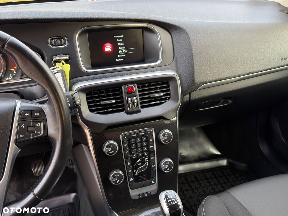 Volvo V40 D2 Momentum - 27