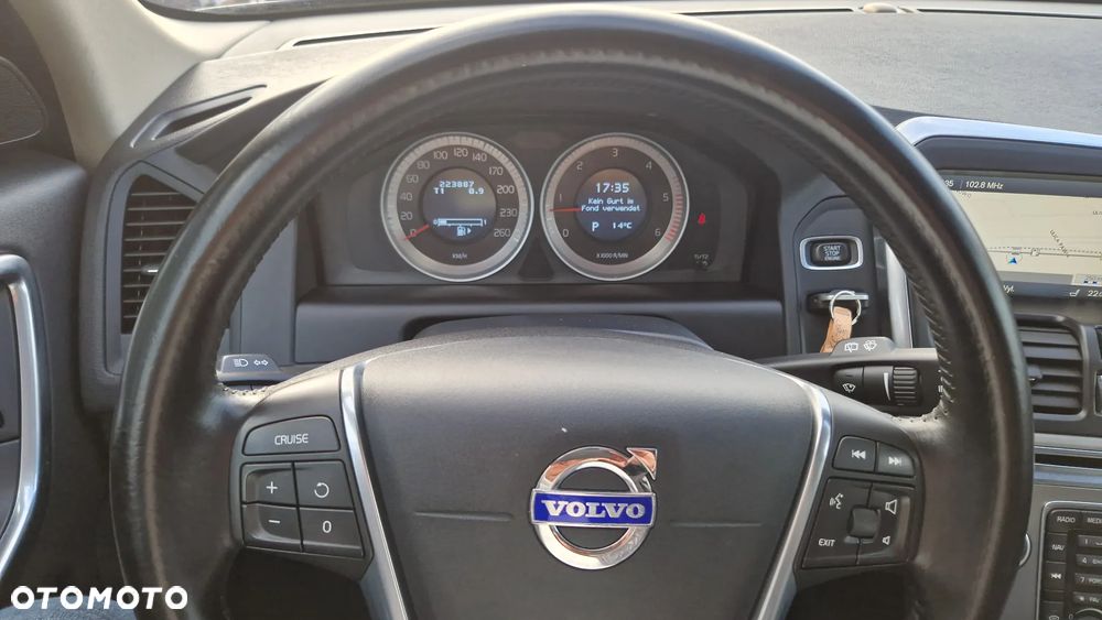 Volvo XC 60 D4 Geartronic Momentum - 16