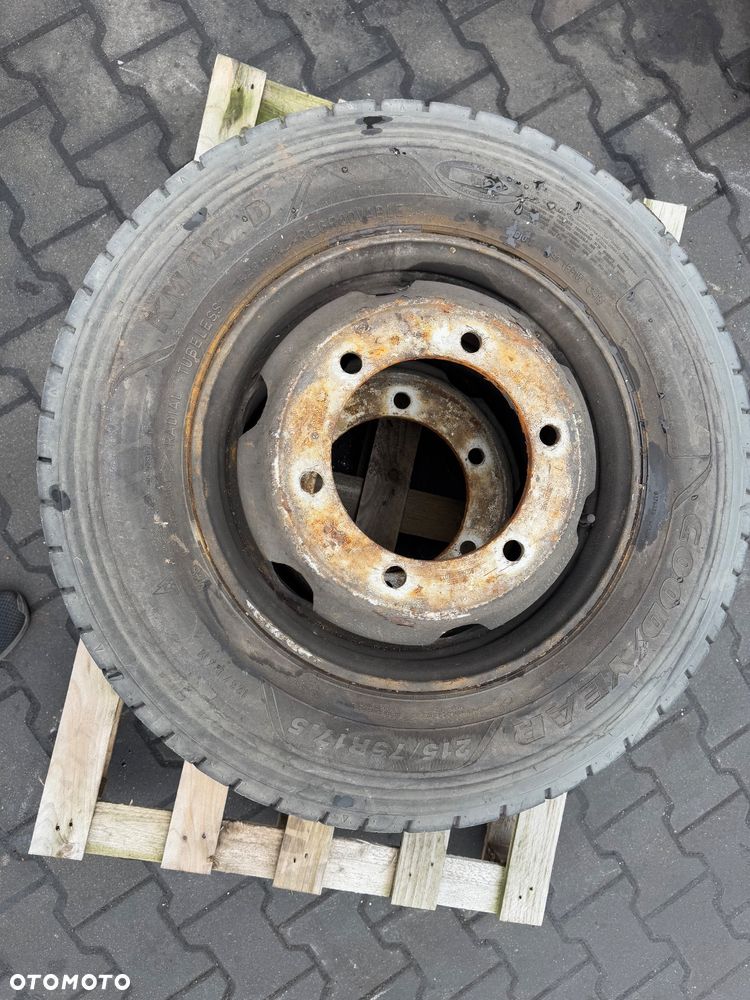 Kompletne koło, felga, opona GoodYear 215/75 R17,5 - 1