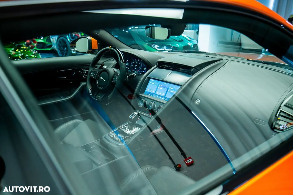 Jaguar F-Type - 14