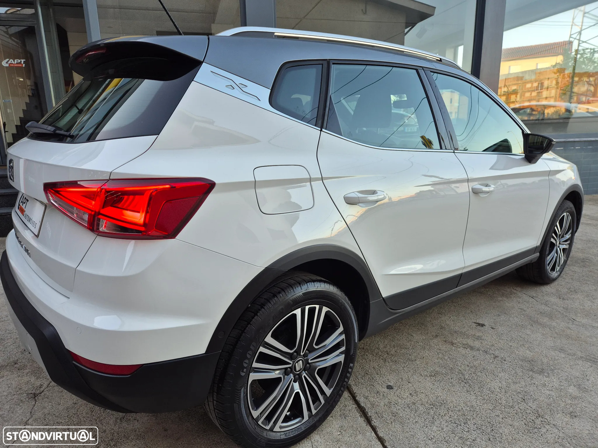 SEAT Arona 1.0 TSI Xcellence - 25